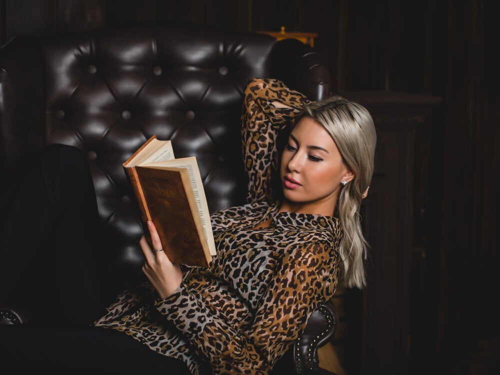 VictoriaTiger Chatroom