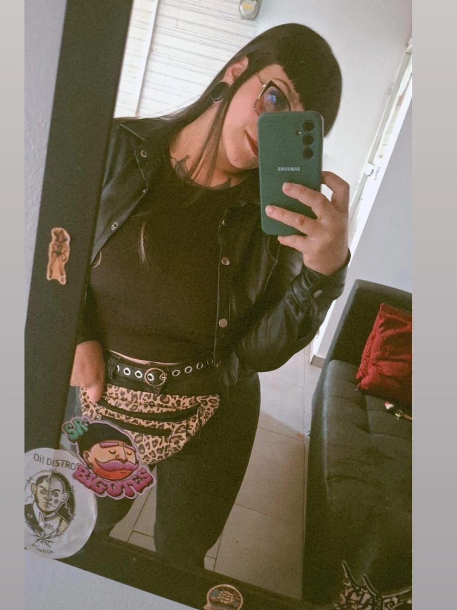 Violett_Sinclair Chatroom