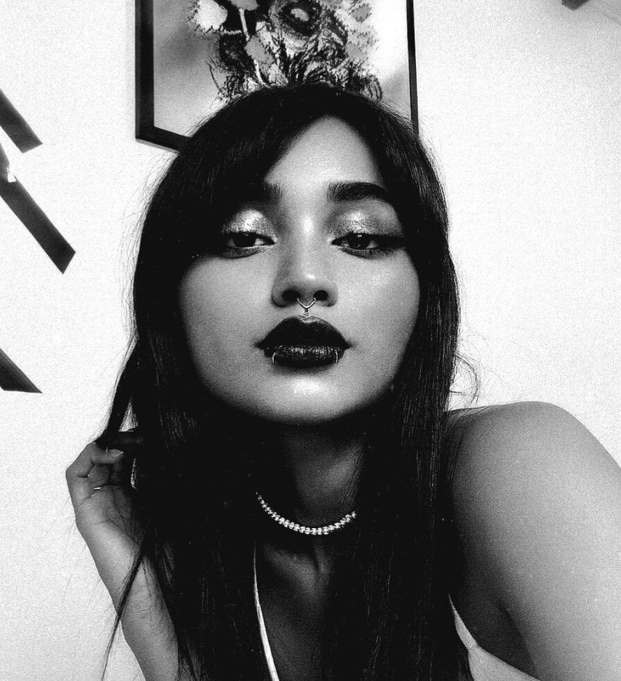 Violette_Lenoir Chatroom