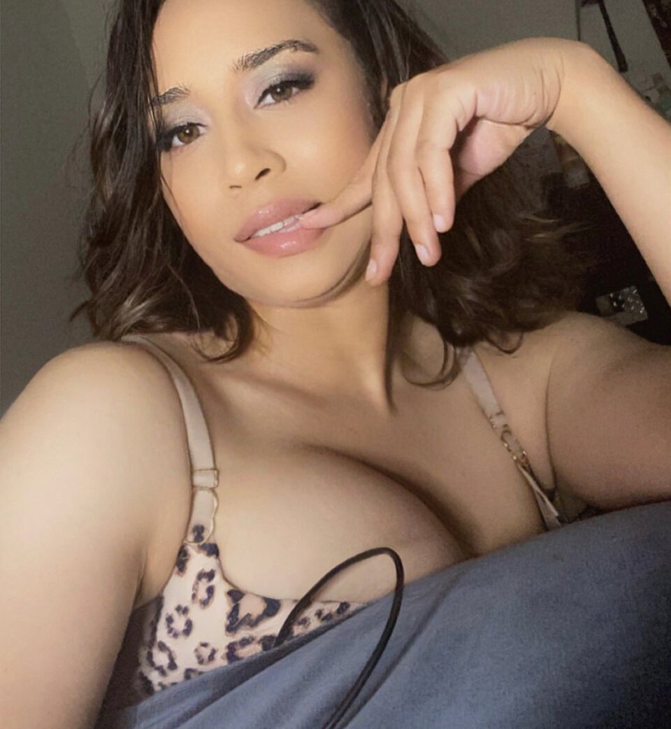 XXXAnalGirl Chatroom