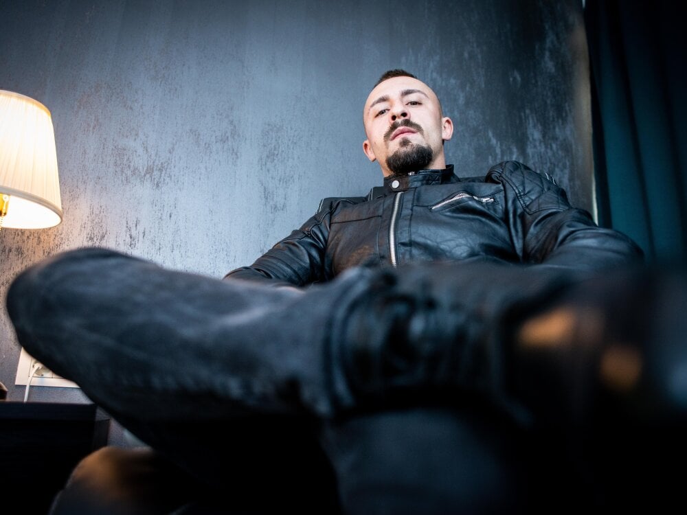 Xandeer_Steel Chatroom