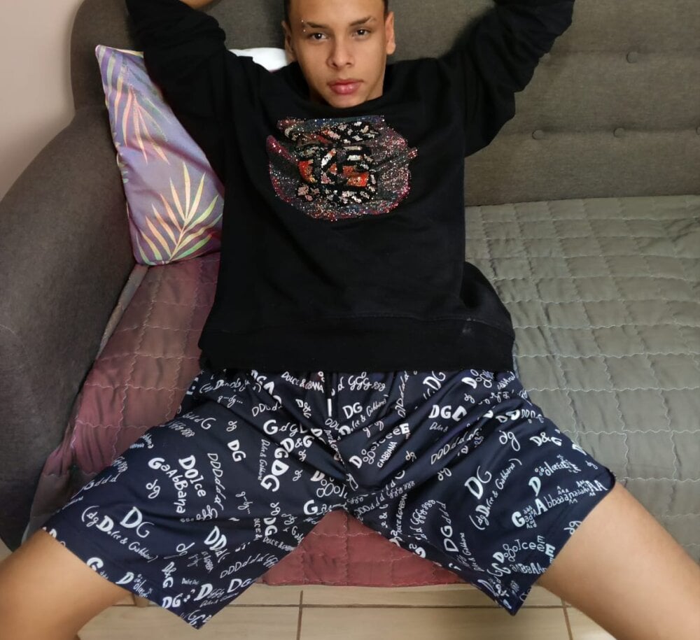 Xavier_Fox___ Chatroom