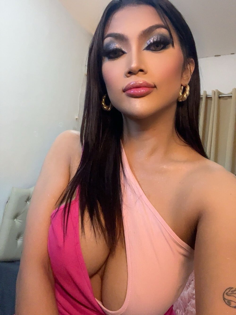 YourAsianGoddess69 Chatroom