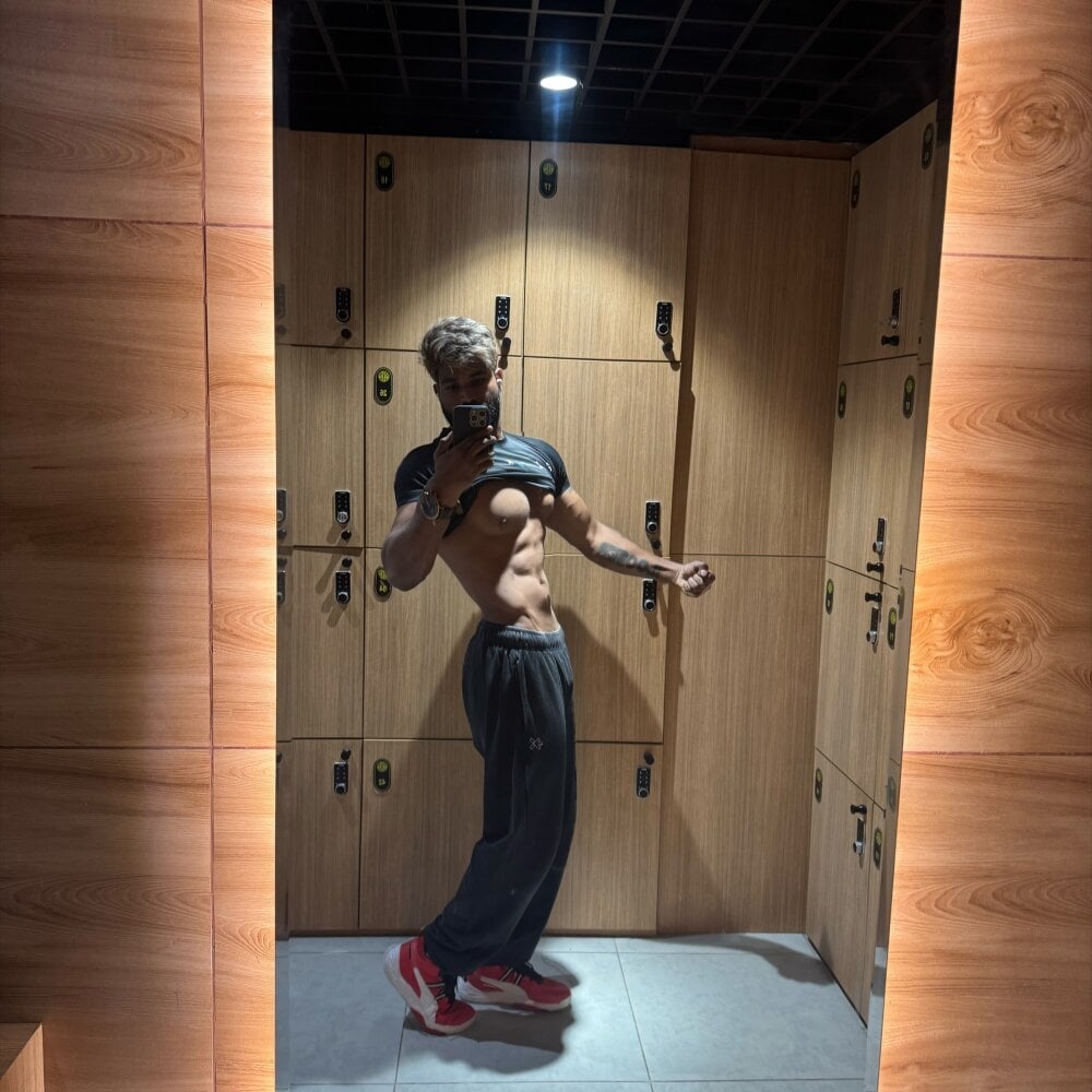 YourDreamBoyRahul Chatroom