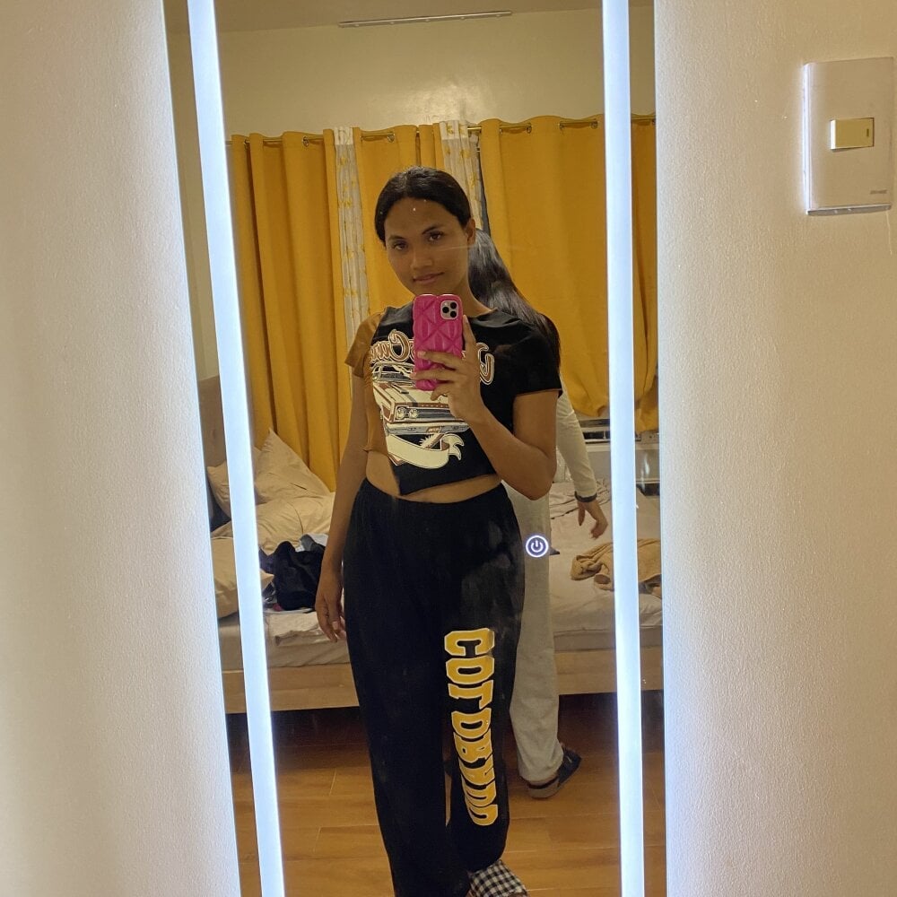 Your_asiankim_bigcock Chatroom