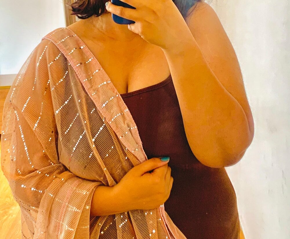 Your_pinki_19 Chatroom