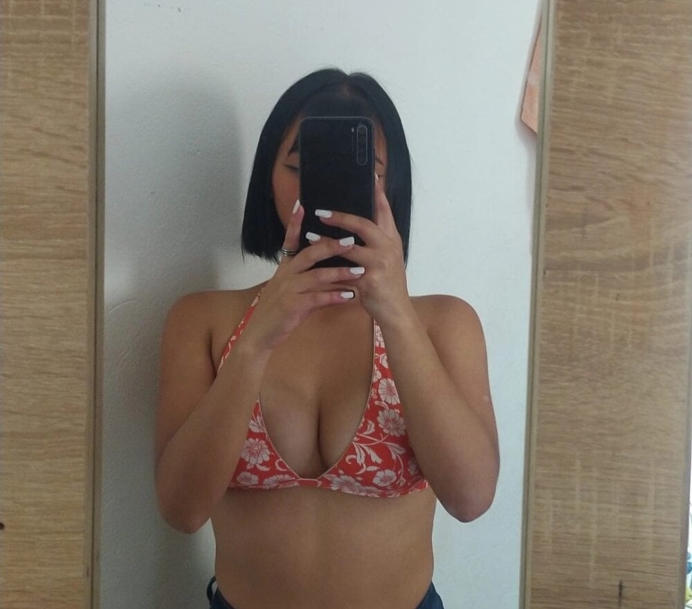Zahara_Teen Chatroom