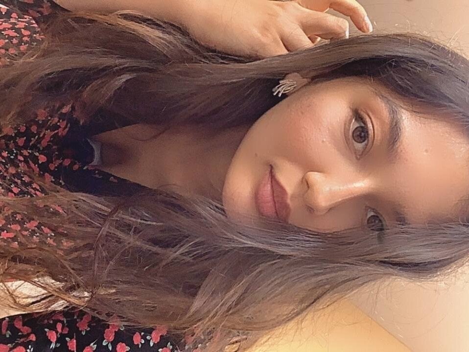 ZarifaEastWonder Chatroom