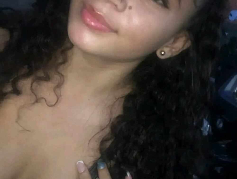 _Issabella_ Chatroom