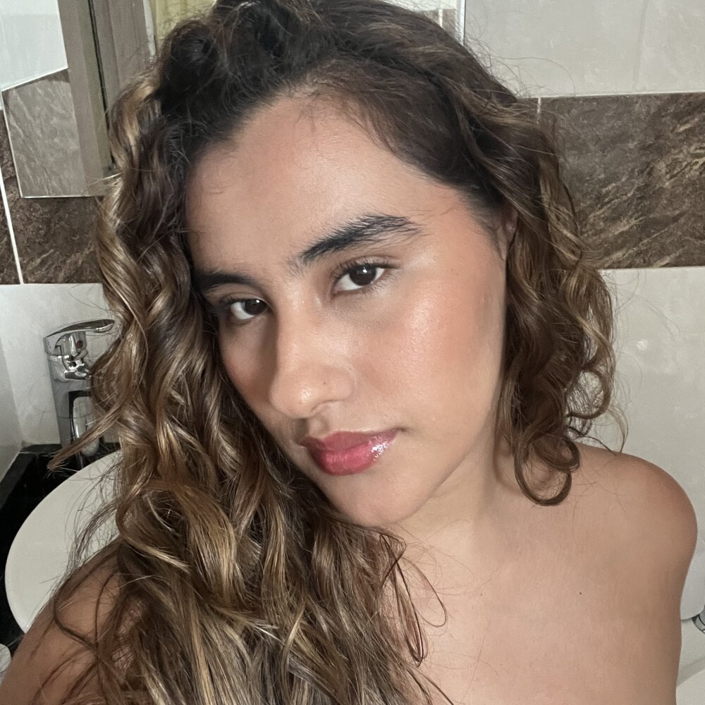 _Sara_london_ Chatroom