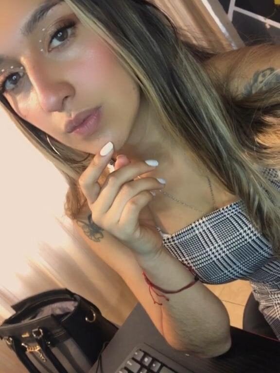 _leiahot_ Chatroom
