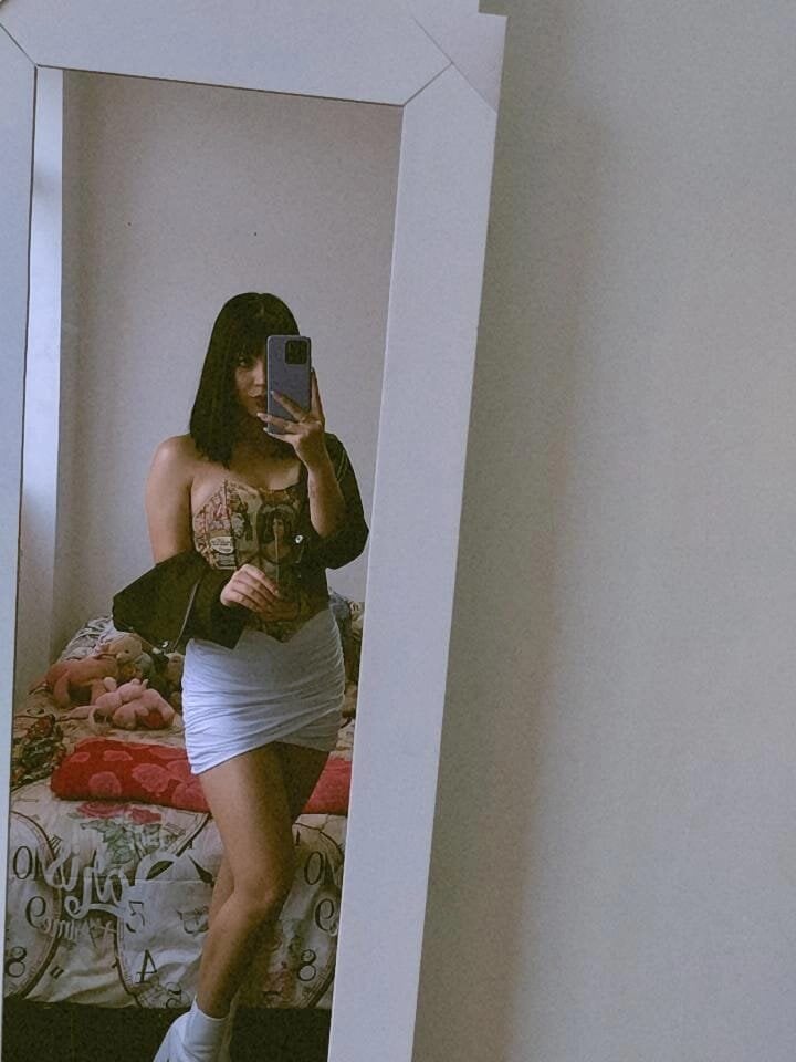 _mia_collins_b_ Chatroom