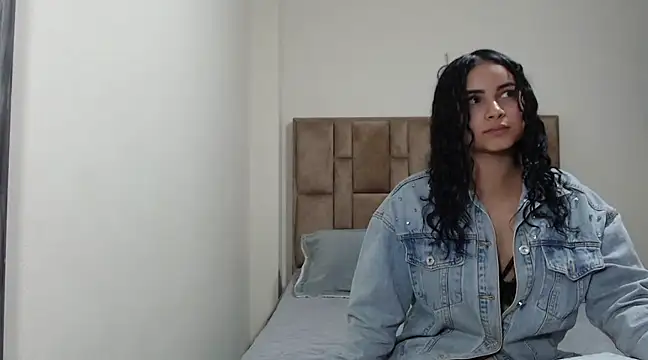 aleejhandraa Chatroom