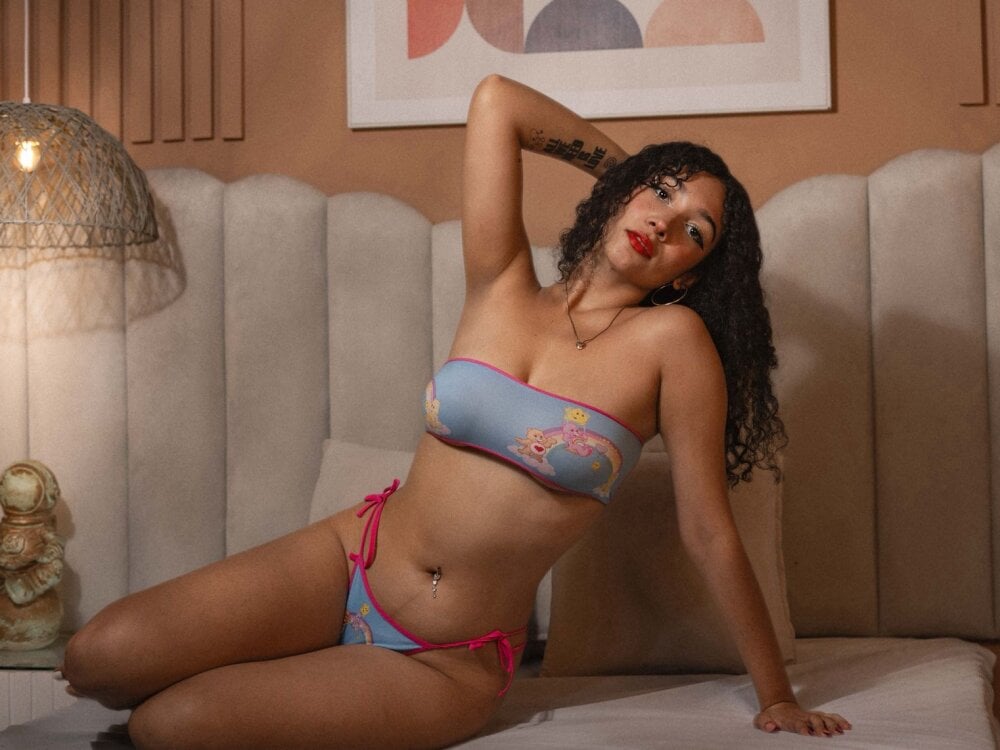 aline_ackerman Chatroom