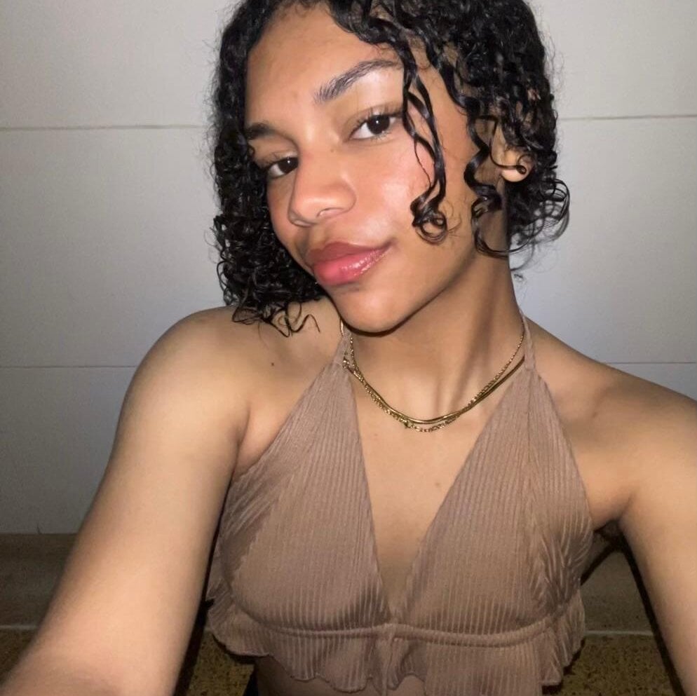 annie_barry Chatroom