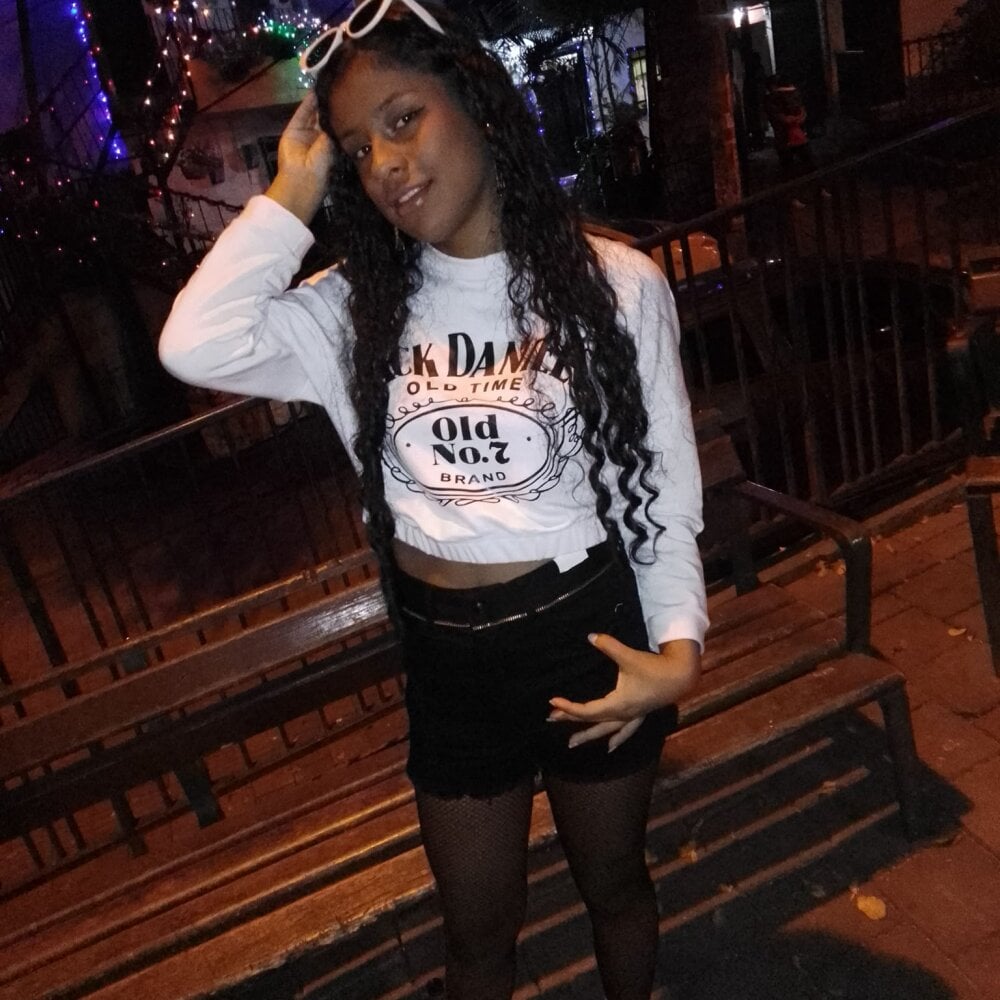 antonella_pink2 Chatroom