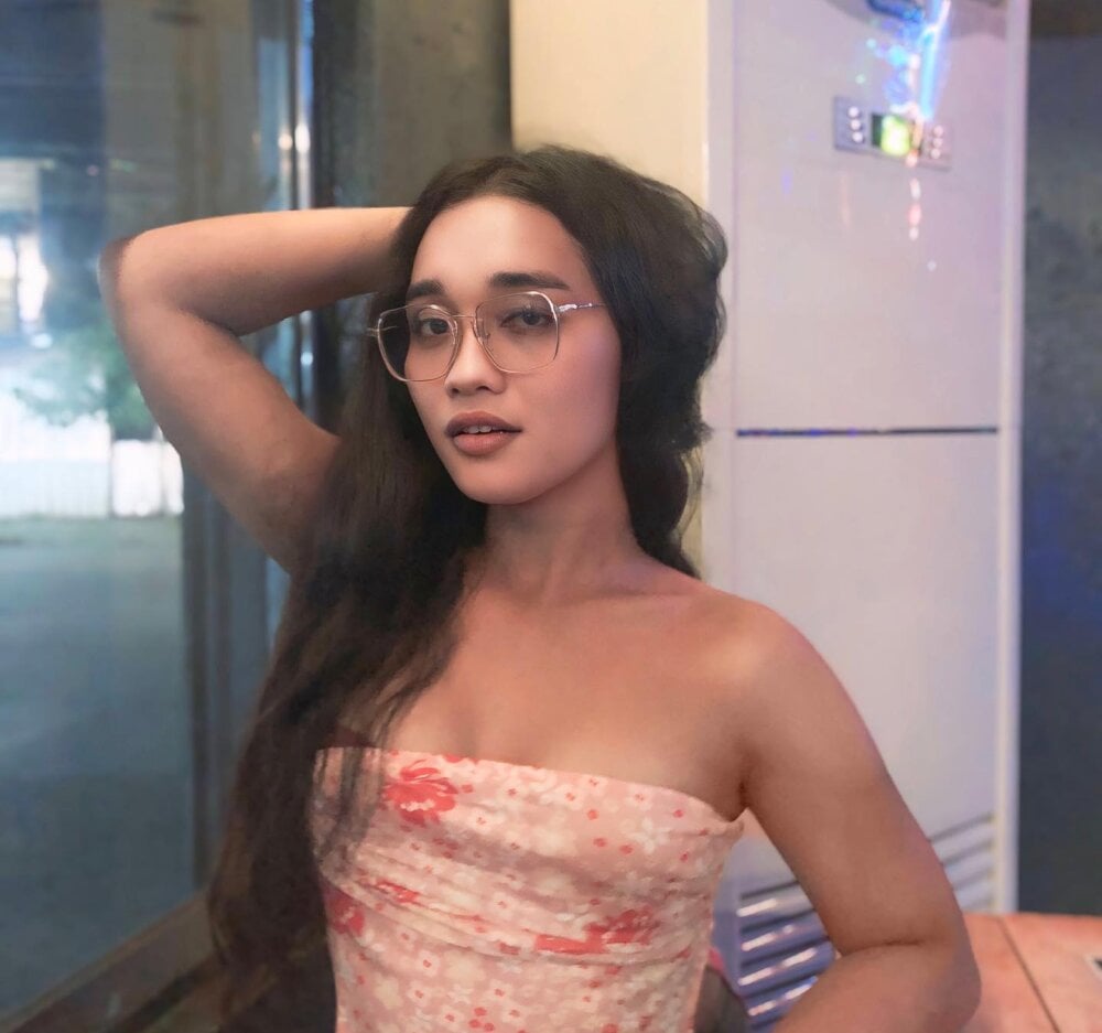 asian_cumstarrhian Chatroom