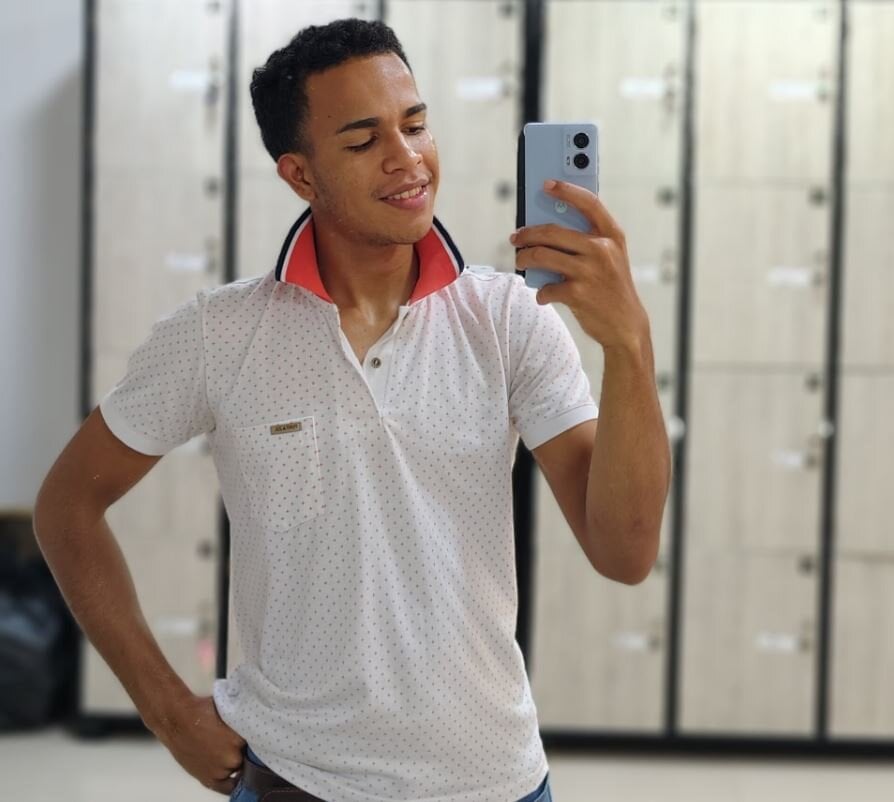 aston_xvera Chatroom