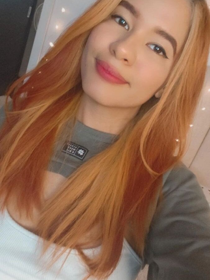 avrilwaynee Chatroom