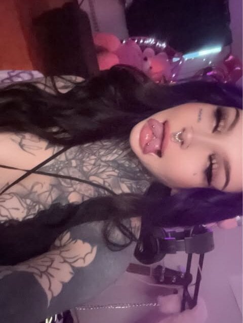 bambitatted Chatroom