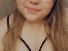 dildo-or-vibrator-young