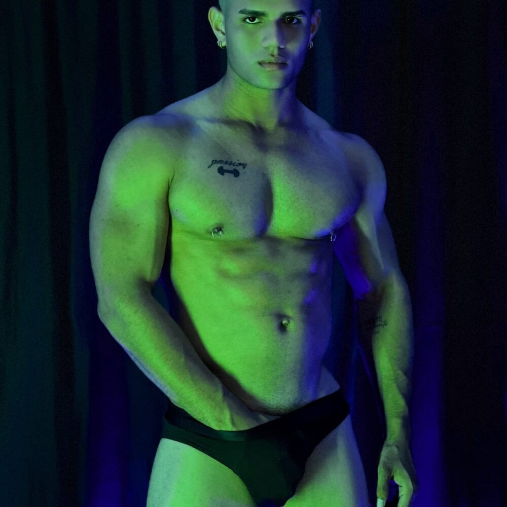 billy_douglas Chatroom