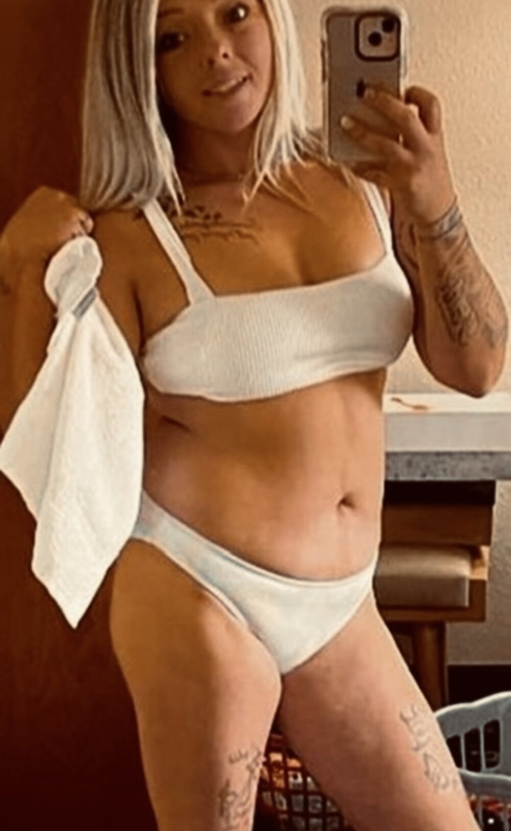 brittney099 Chatroom