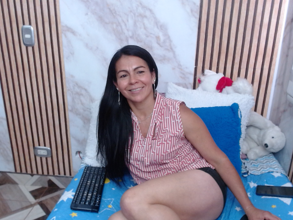 camilavargas_ Chatroom