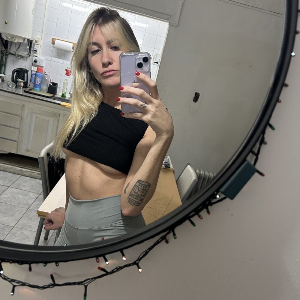 caritadeangellll Chatroom