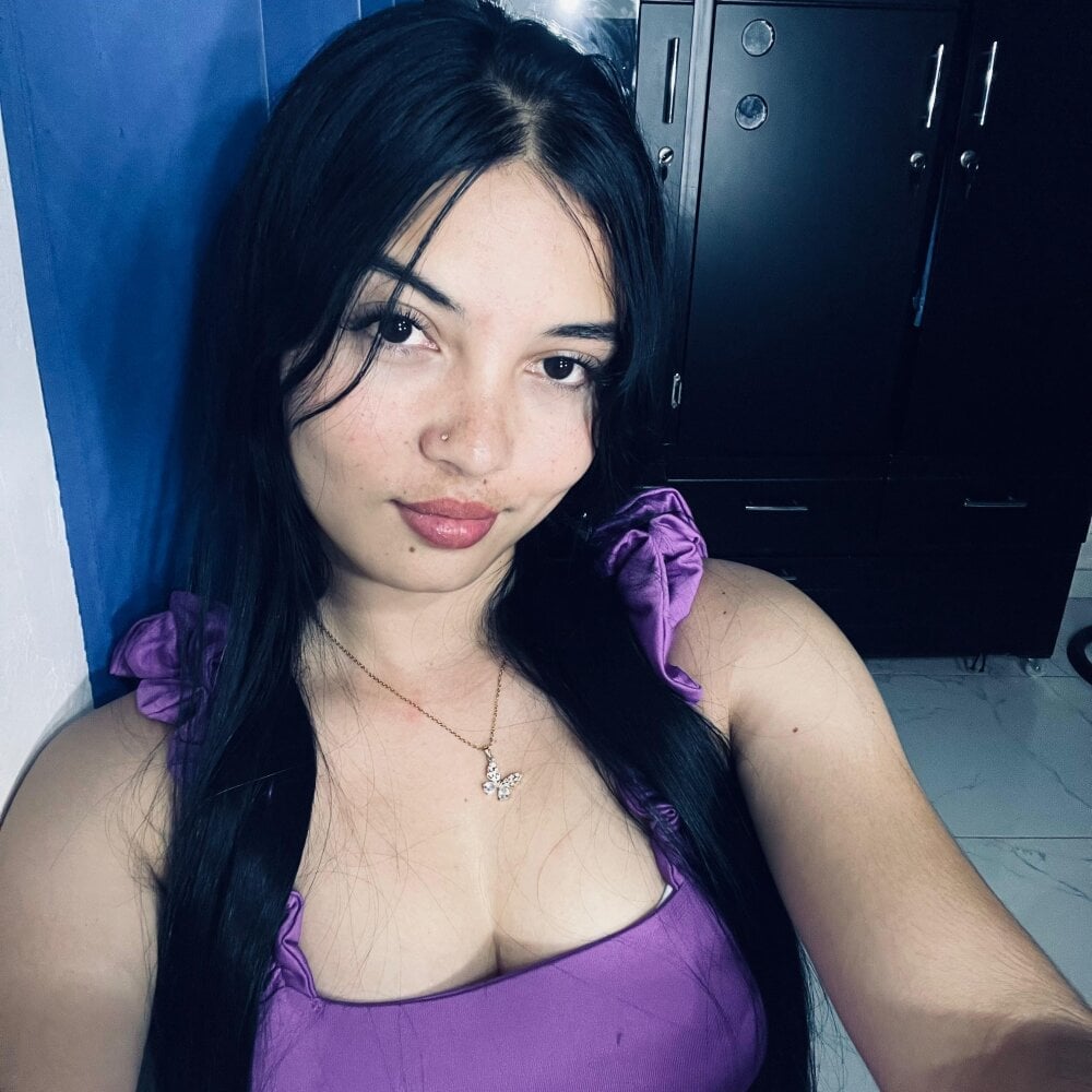 celeste_veryhot Chatroom