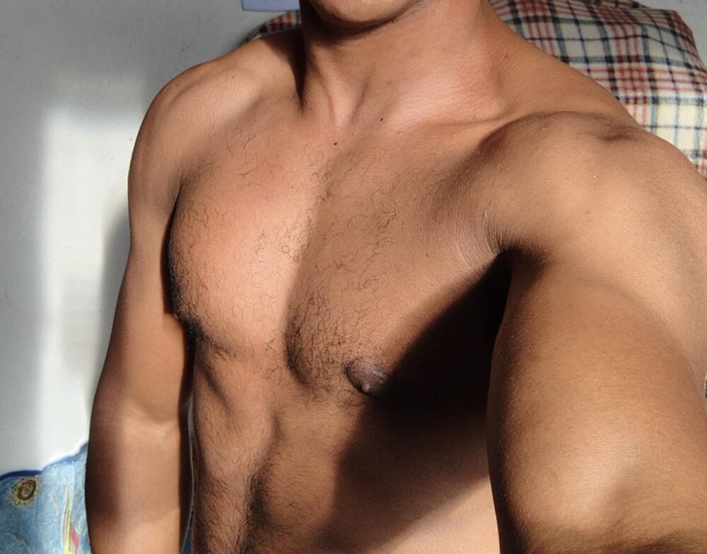 cesarhotboy Chatroom