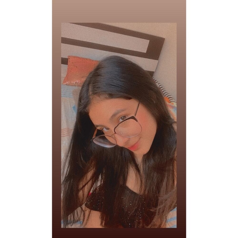 chika_hellar Chatroom