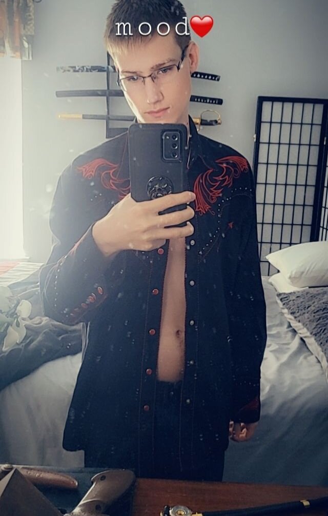 collinisnude Chatroom