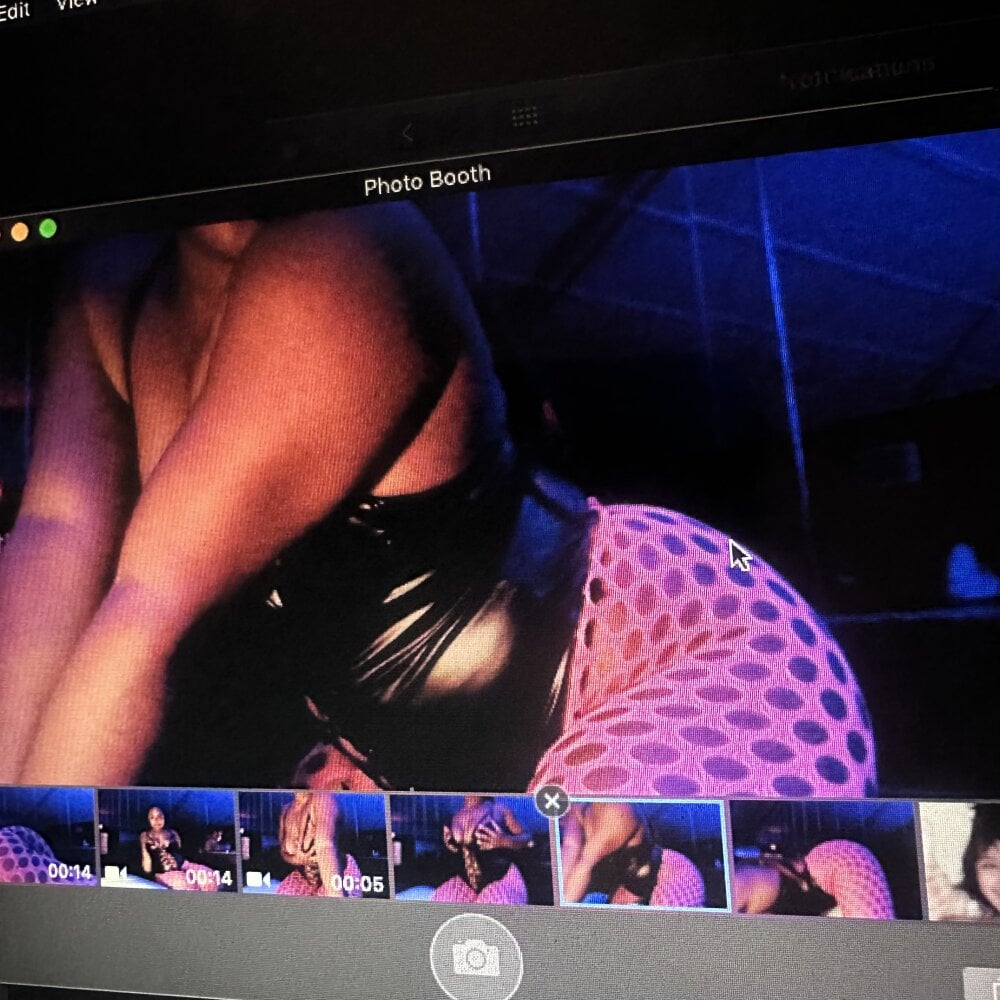 crystalcleo Chatroom