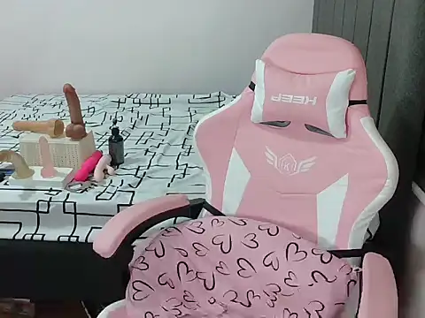 cumwetmebaby Chatroom