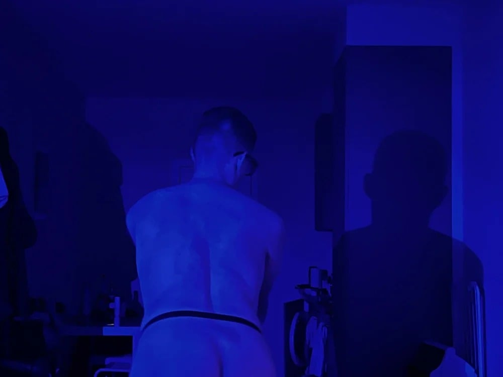daniel-below Chatroom