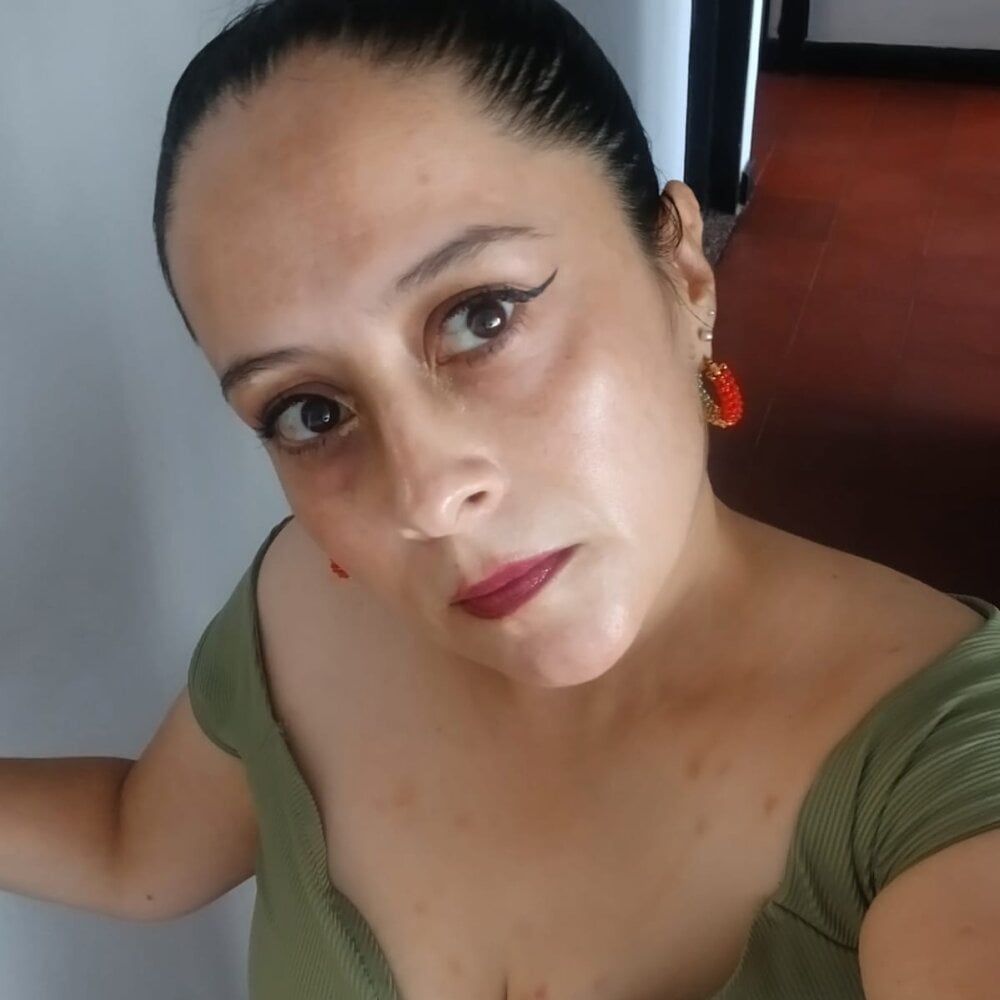 danielita1414 Chatroom