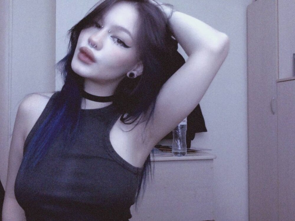 dieonisiaaaa Chatroom