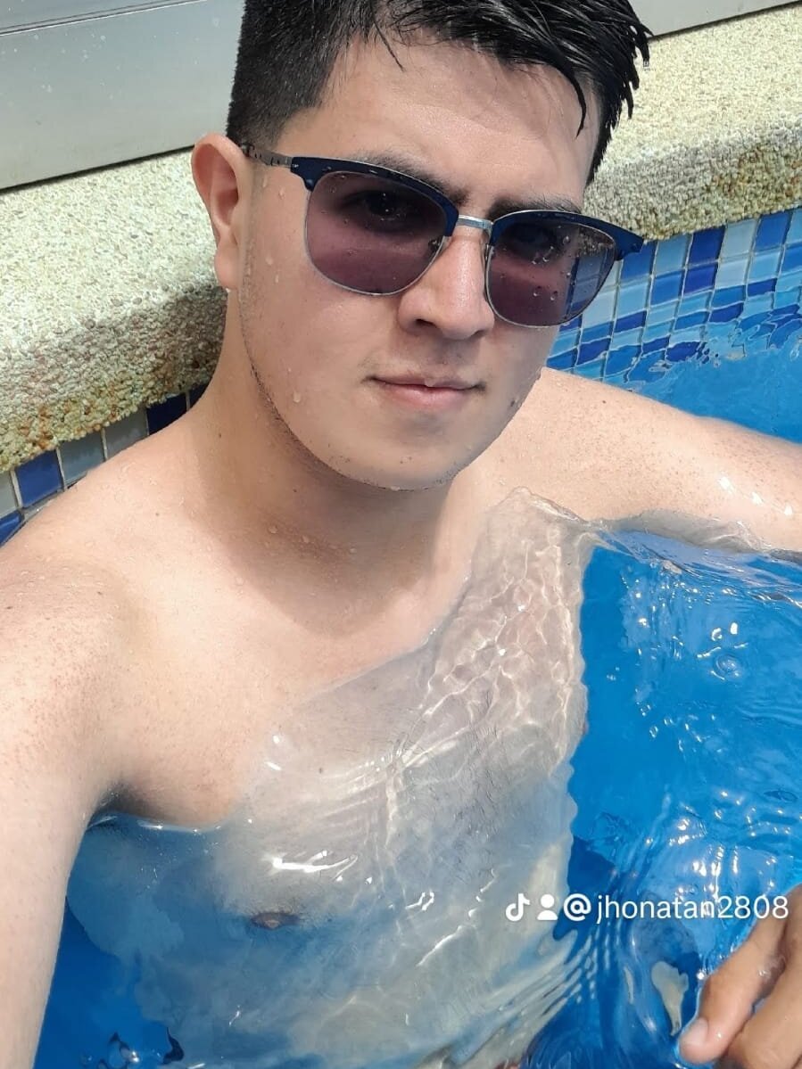 dylan_santiago_ Chatroom