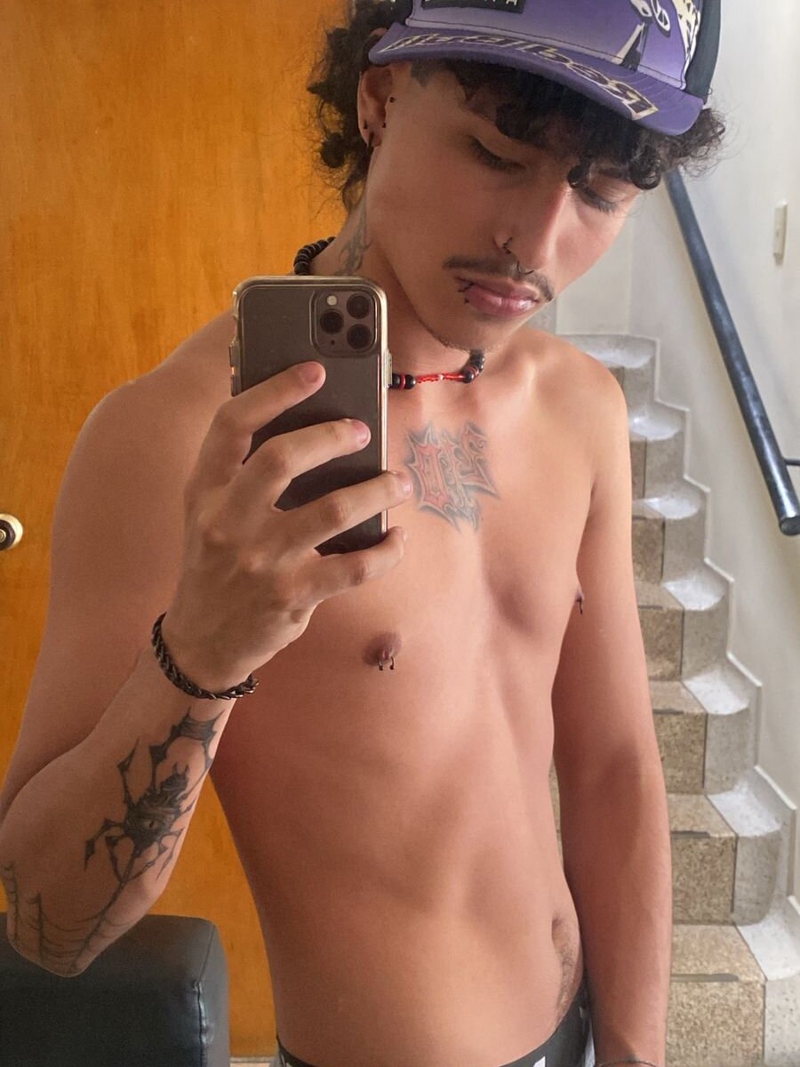 eliasferragamo Chatroom