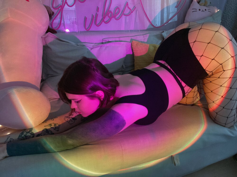 ellis_moon Chatroom