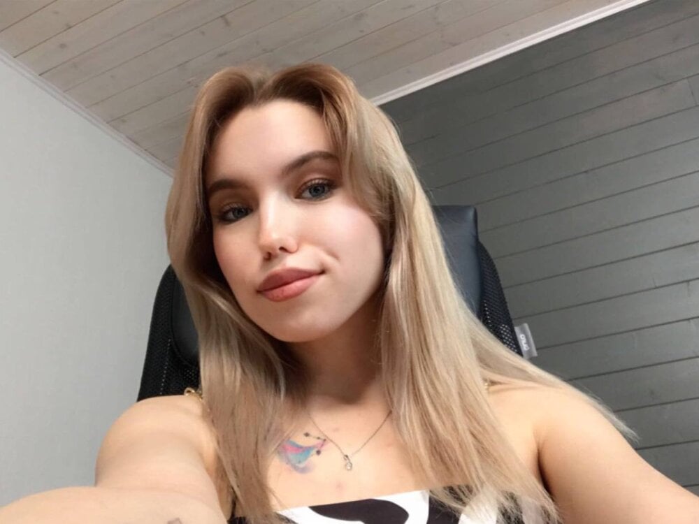 emi_skary Chatroom