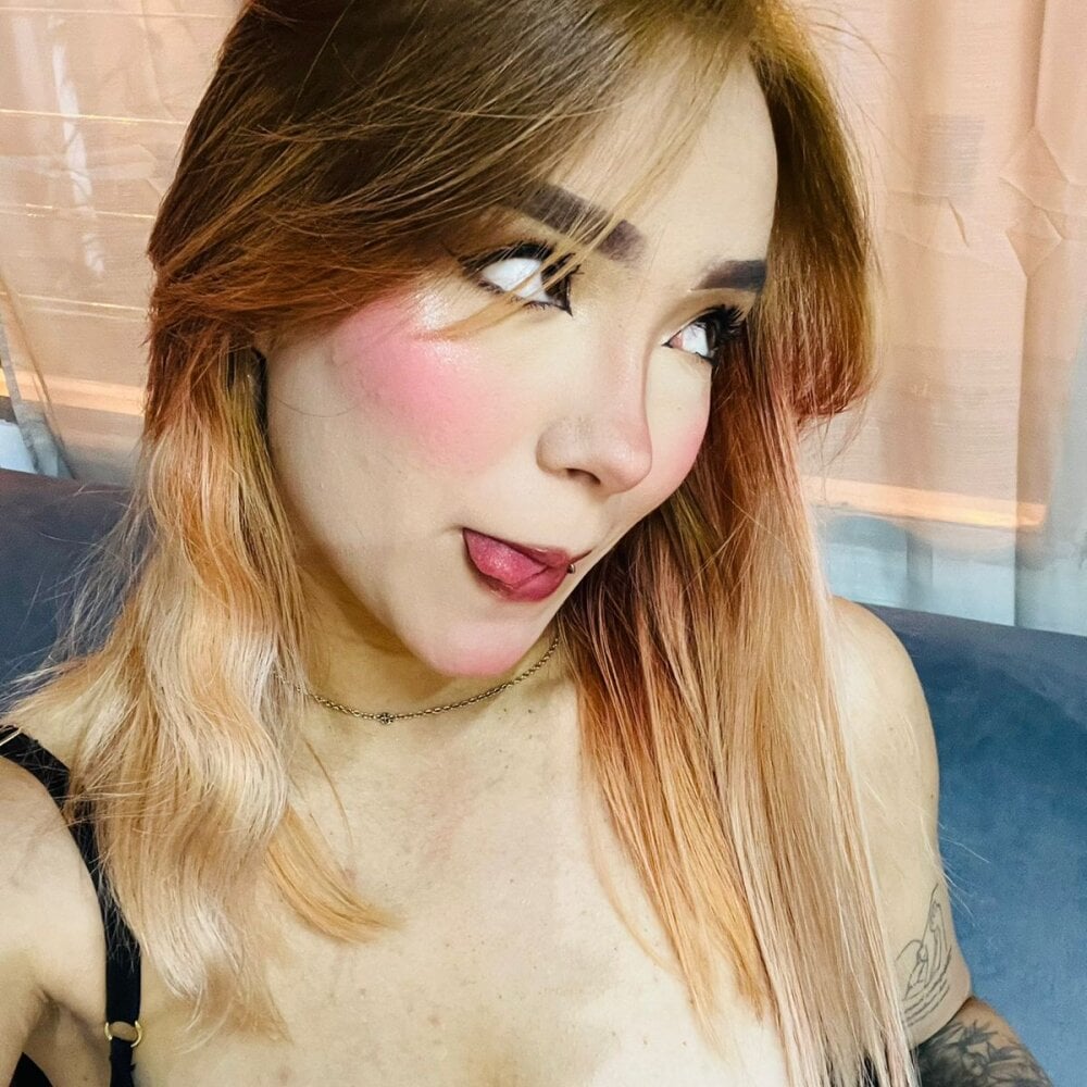 frehia_dimou Chatroom