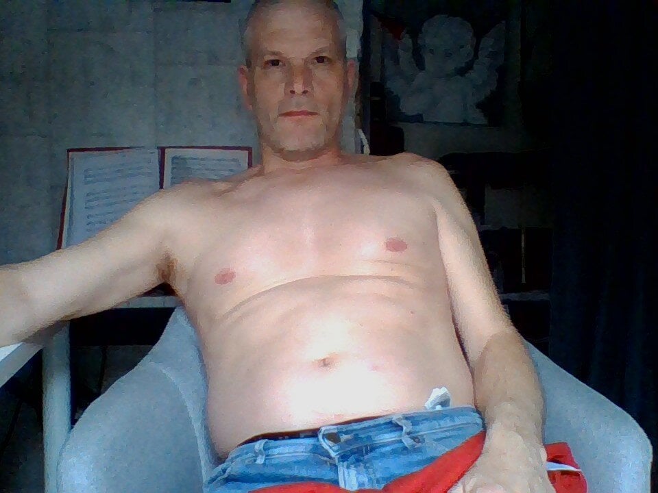 french_male_whore@xh Chatroom