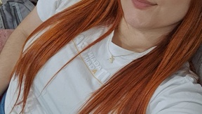 girl_redhead_bigtits