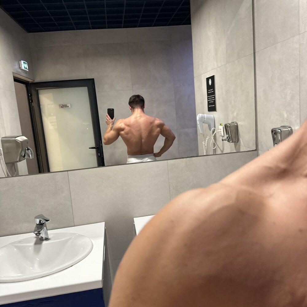 greekgod199 Chatroom