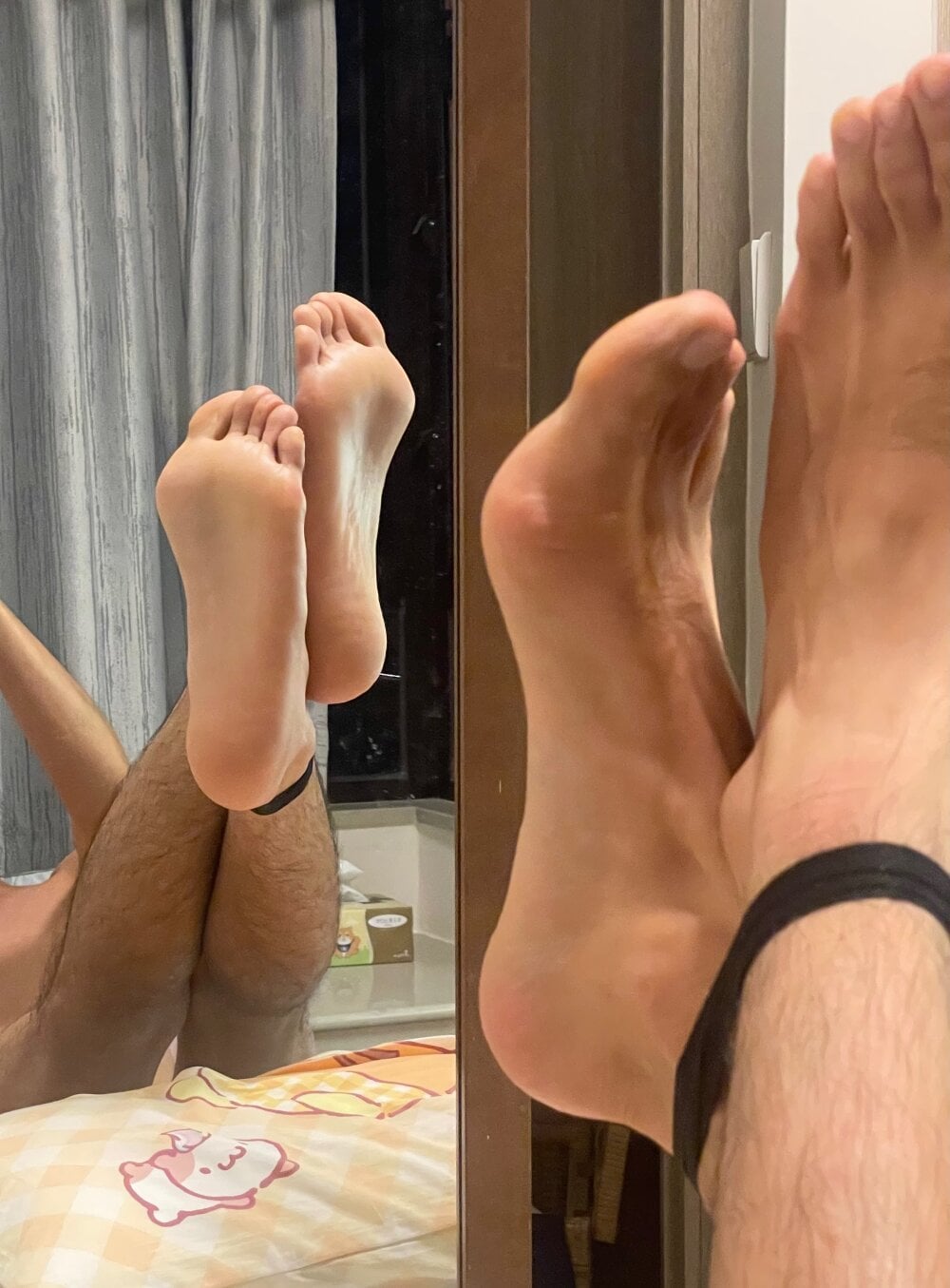 hkmalefeet Chatroom