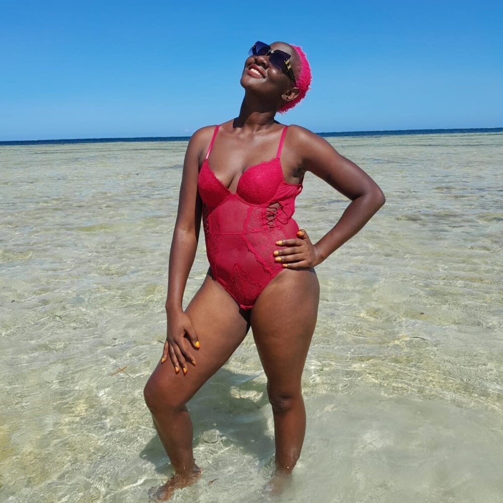 hornyqueen93 Chatroom