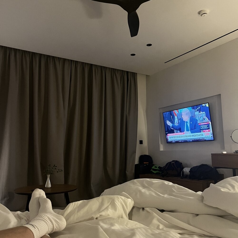 hot-young-guy Chatroom