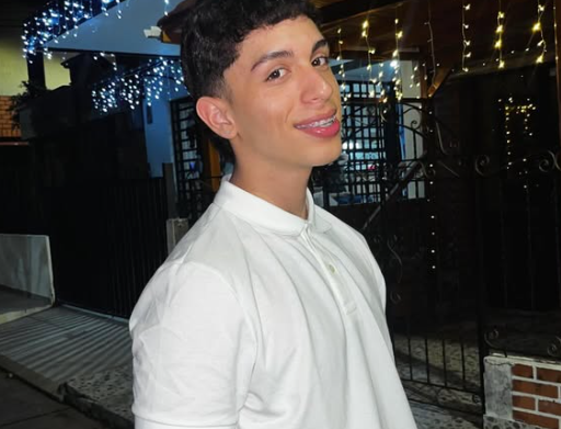 hot_summer_boy_ Chatroom